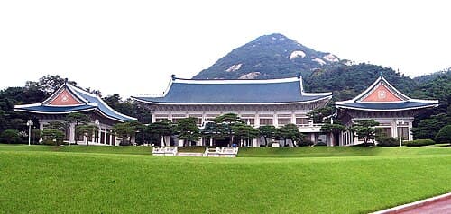 조국 사태 — 자녀 입시비리·사모펀드 의혹