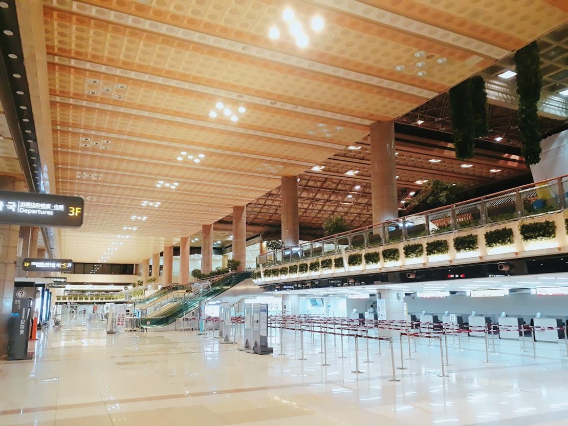 아이브 장원영 김포공항 신원확인 '특혜' 논란