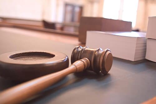 '열혈팬 회장님' BJ 상대 3억원대 투자사기, 징역 3년 실형