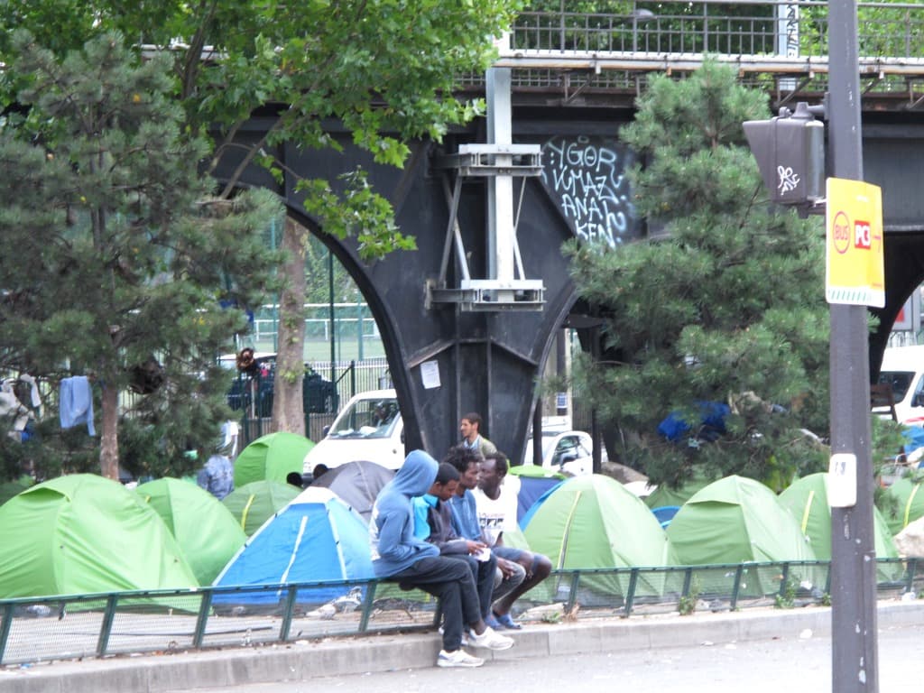 파리 올림픽 앞둔 노숙인·이주민 강제 이주 '사회적 청소' 논란