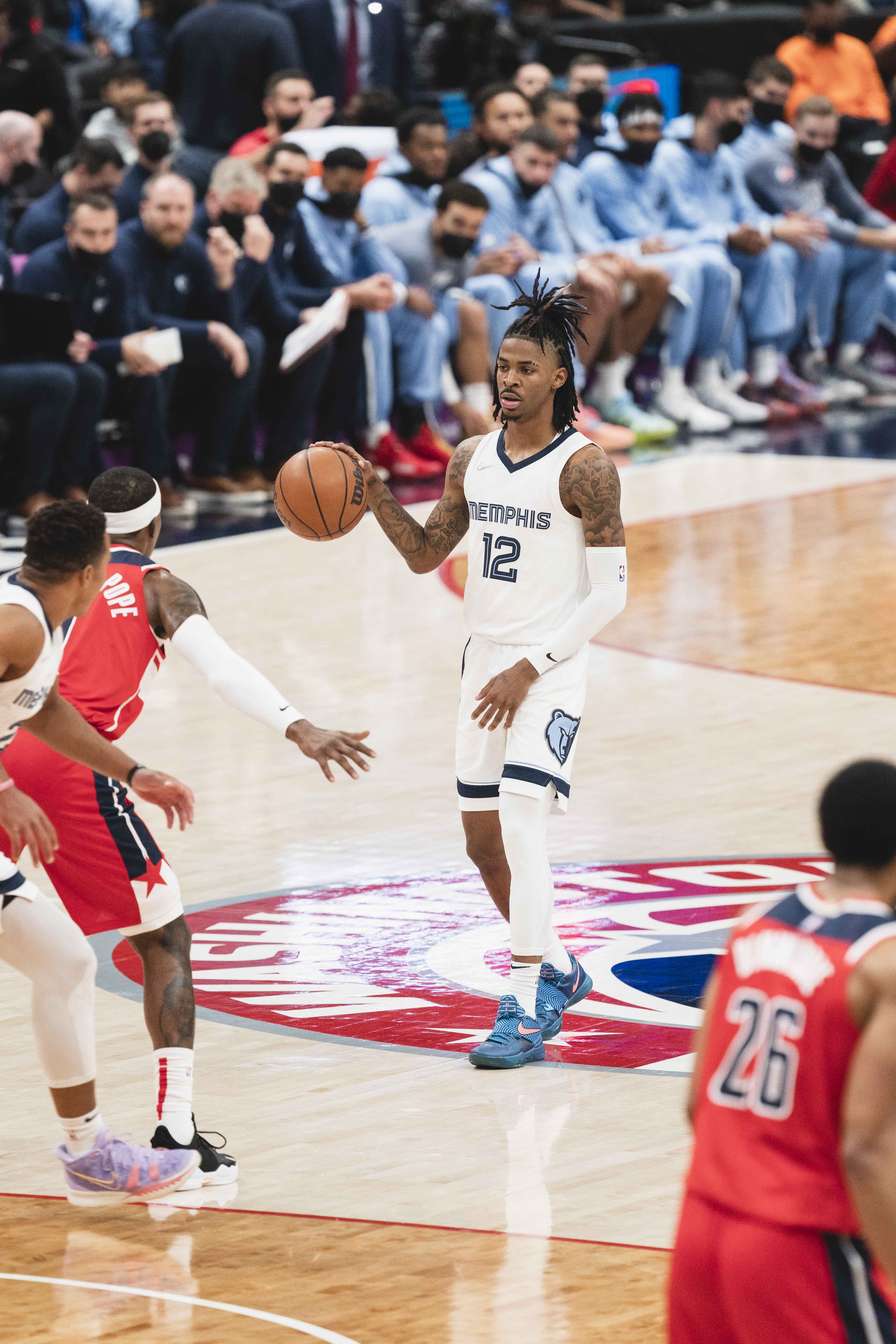 자 모런트 총기 노출 파문과 NBA 이중 징계