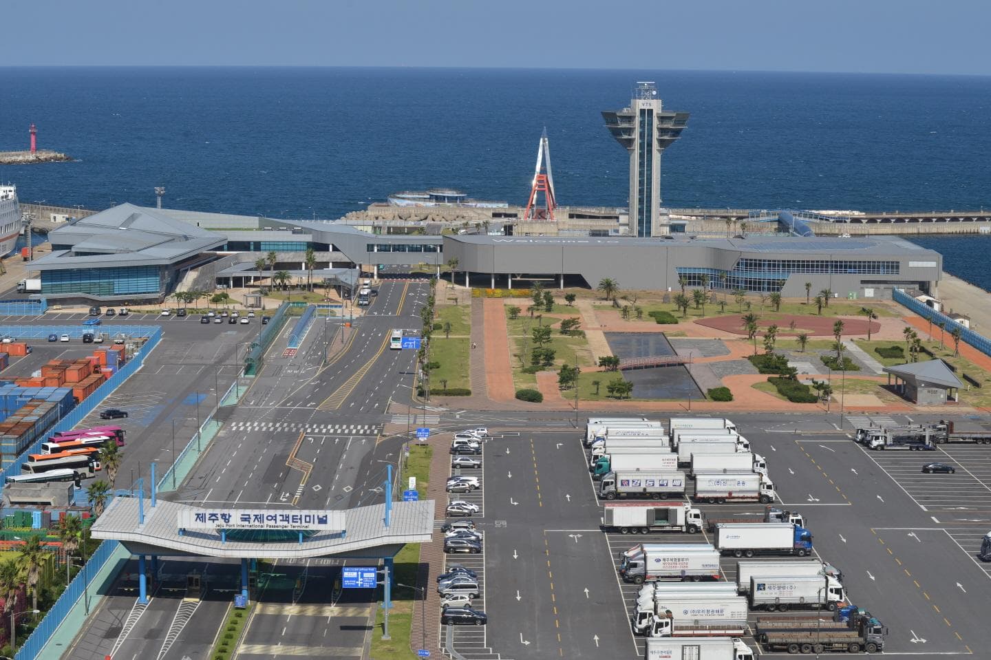 제주항 바지선 크레인 강풍 전도 사고