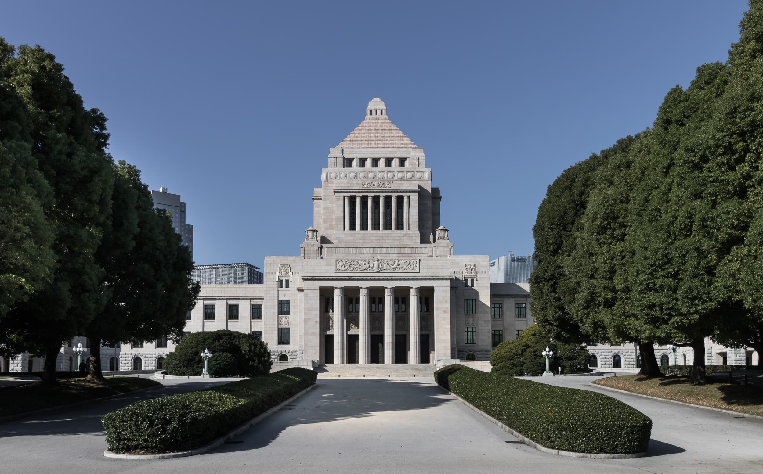 유튜버 의원 가시(히가시타니 요시카즈), 국회 무단결석 제명과 연예인 협박·명예훼손 체포·유죄